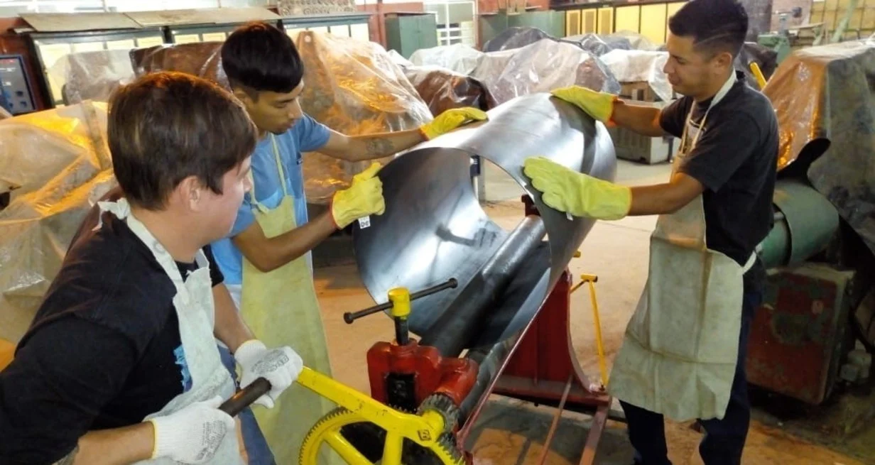 Apuesta por la formación profesional en las escuelas técnicas de Santa Fe. Apuesta por la formación profesional en las escuelas técnicas de Santa Fe.