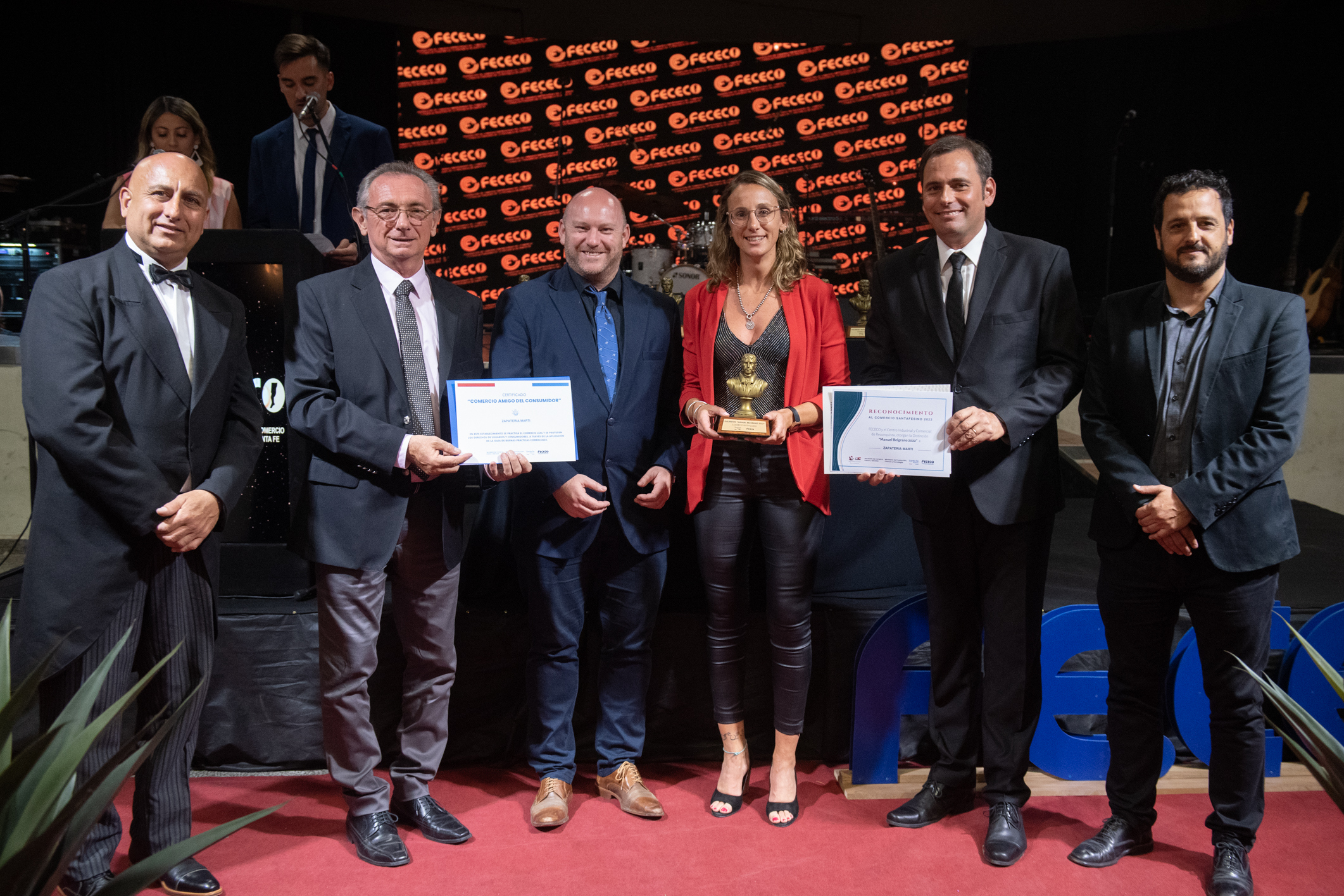 ZAPATERIA MARTI RECIBIO EL RECONOCIMIENTO “MANUEL BELGRANO” EN LA FIESTA DEL COMERCIO SANTAFESINO. ZAPATERIA MARTI RECIBIO EL RECONOCIMIENTO “MANUEL BELGRANO” EN LA FIESTA DEL COMERCIO SANTAFESINO.